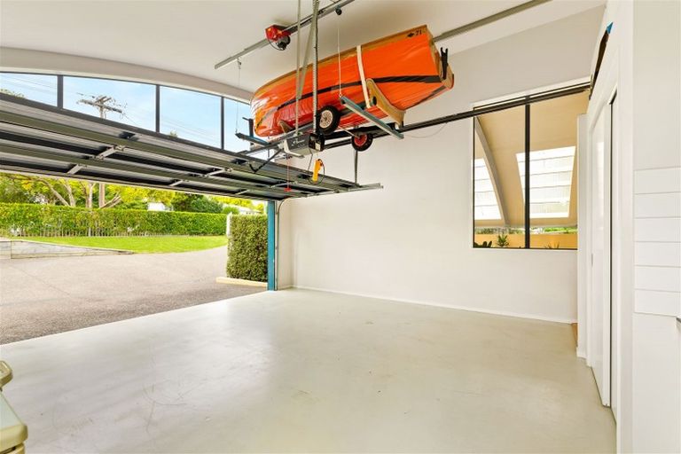 Photo of property in 48 Renata Crescent, Te Atatu Peninsula, Auckland, 0610