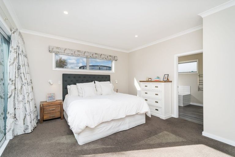 Photo of property in 5 Heritage Place, Terrace End, Palmerston North, 4410