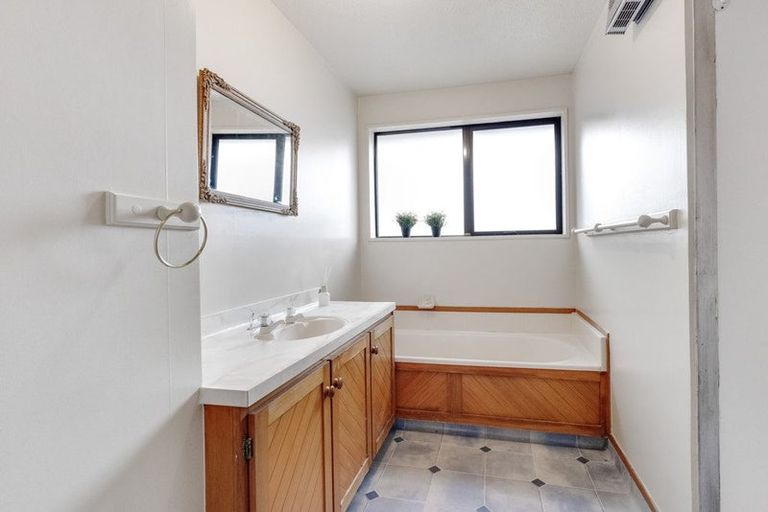 Photo of property in 22 Leander Street, Northcote, Christchurch, 8052