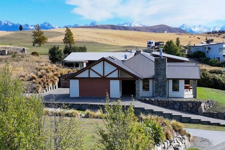 Photo of property in 2 Walter Black Place, Lake Tekapo, 7999