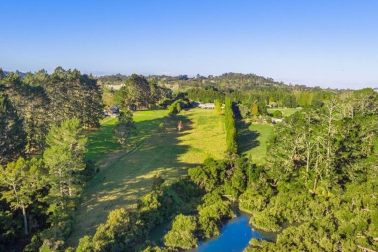 Photo of property in 102 Sanders Road, Paremoremo, Albany, 0793