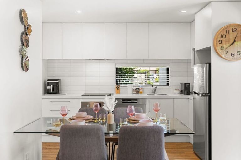Photo of property in 1/31 Heywood Terrace, Richmond, Christchurch, 8013