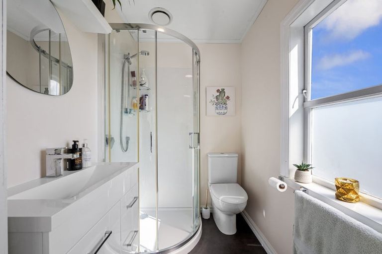 Photo of property in 1a Captain Street, Helensville, 0800