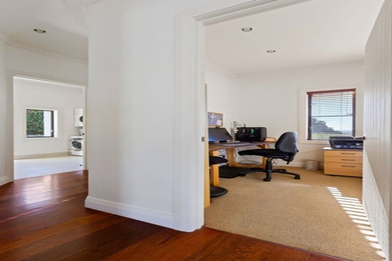 Photo of property in 21 Penwood Close, East Tamaki Heights, Auckland, 2016