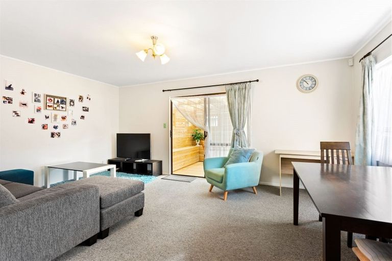 Photo of property in 1/50a Tawa Crescent, Manurewa, Auckland, 2102