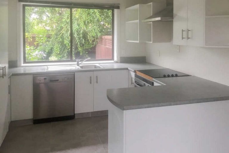 Photo of property in 6 Calverton Place, Halswell, Christchurch, 8025