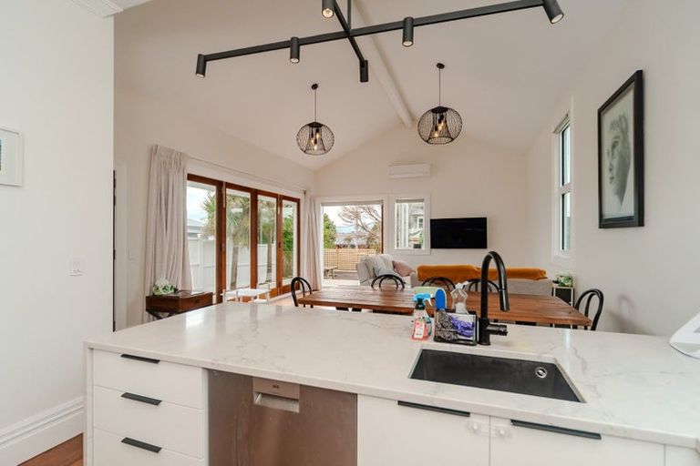 Photo of property in 1 Torquay Terrace, Newtown, Wellington, 6021