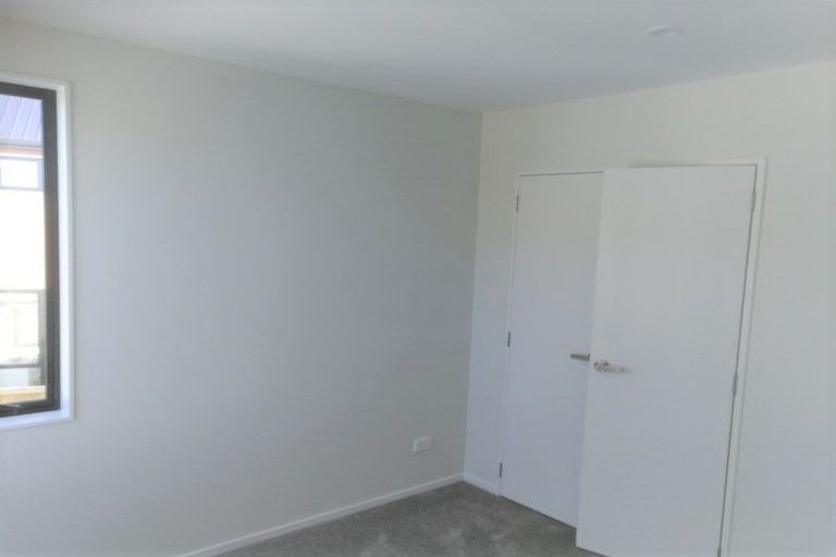 Photo of property in 5 Fowler Street, Northcote, Auckland, 0627