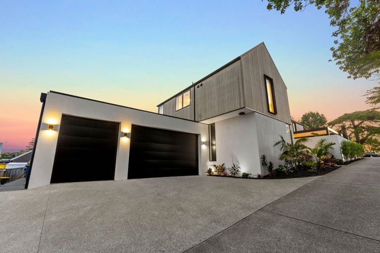 Photo of property in 17a Roland Road, Greenhithe, Auckland, 0632