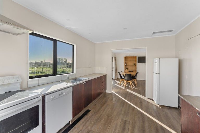 Photo of property in 32 Temuera Street, Otaki, 5512