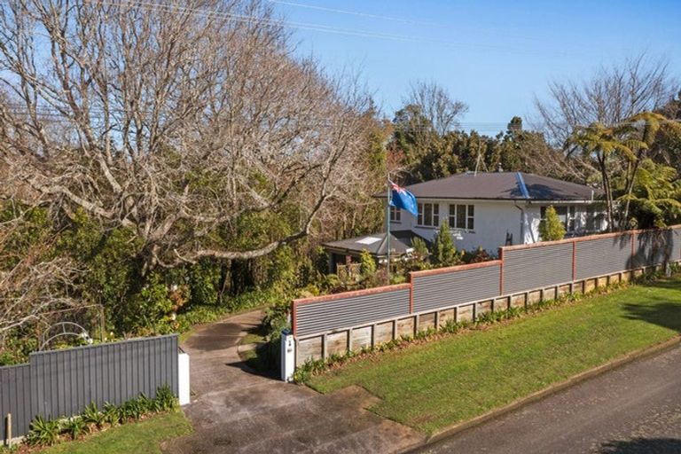 Photo of property in 1 High Road, Hawera, 4610