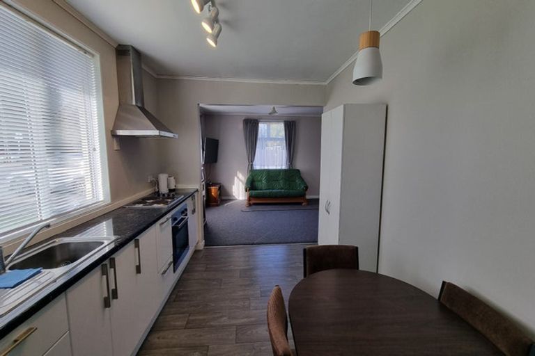 Photo of property in 26 Seaward Road, Edendale, 9825