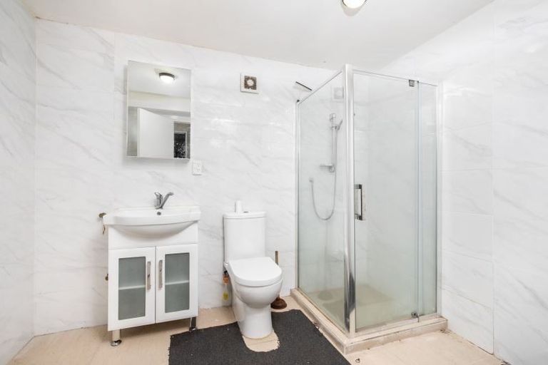 Photo of property in 64 Reynella Drive, Massey, Auckland, 0614