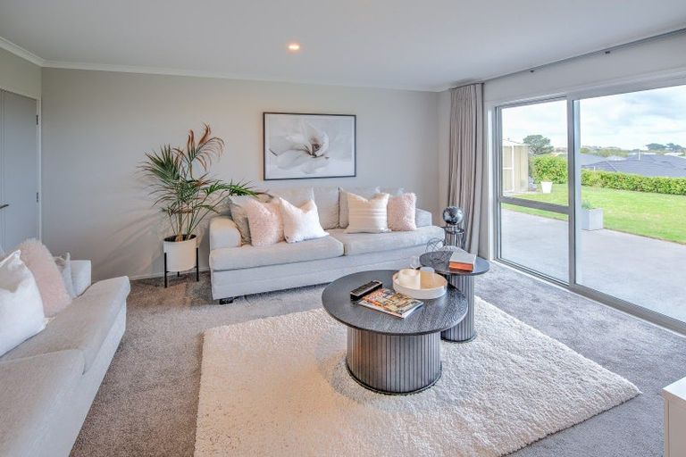 Photo of property in 37 Magnolia Crescent, Tawhero, Whanganui, 4501