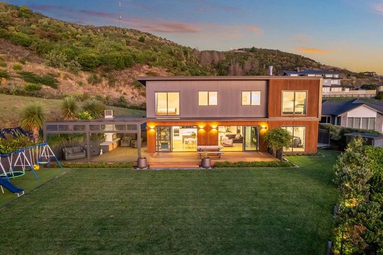 Photo of property in 13 Manapouri Lane, Aotea, Porirua, 5024