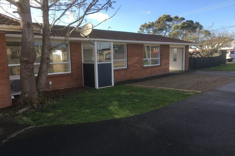 Photo of property in 1/97 Golf Road, New Lynn, Auckland, 0600