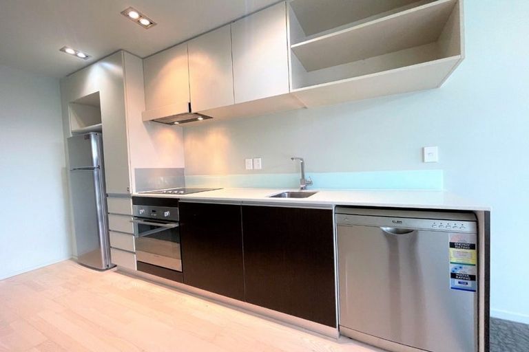 Photo of property in Revolucion Apartments, 211e/28 Torrens Terrace, Mount Cook, Wellington, 6011