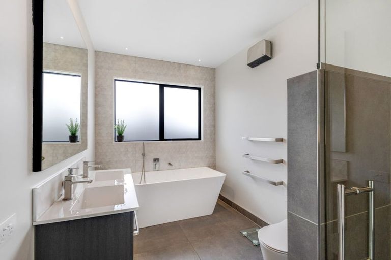 Photo of property in 16 Mersham Drive, Prebbleton, 7604