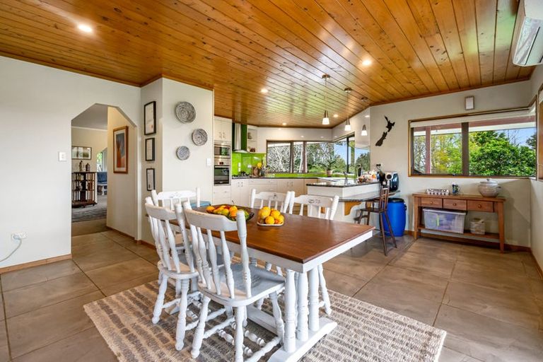 Photo of property in 211 Gray Road, Te Kamo, Kamo, 0185