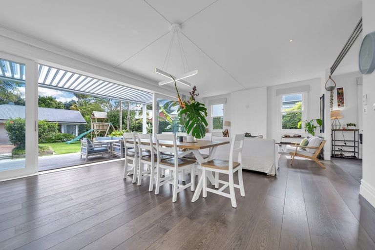 Photo of property in 23 Cheltenham Road, Devonport, Auckland, 0624