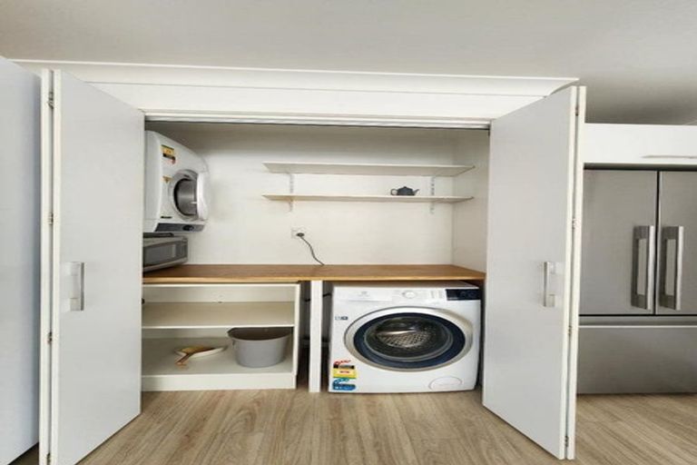 Photo of property in 8 Hussey Street, Oakura, 4314