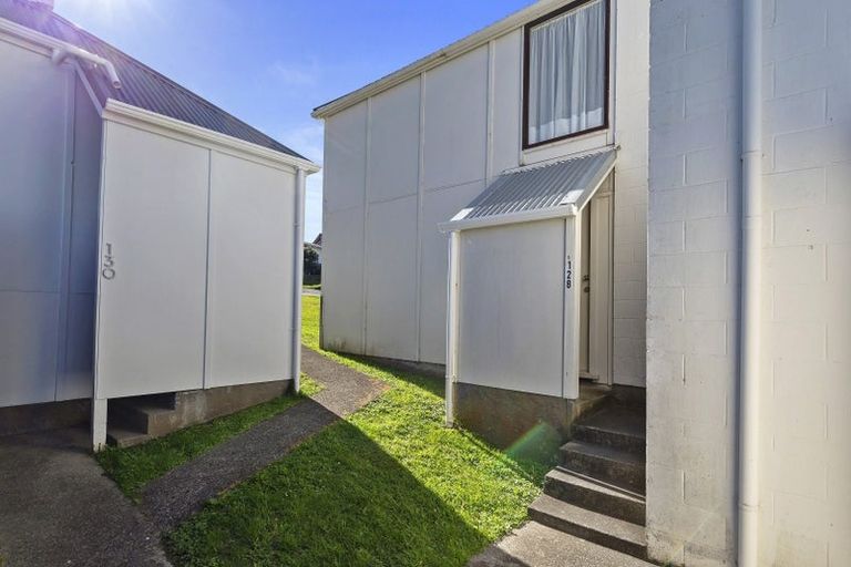 Photo of property in 128 Akaroa Drive, Maupuia, Wellington, 6022