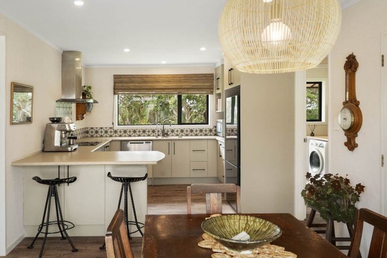 Photo of property in 37 Pohutukawa Drive, Athenree, Katikati, 3177