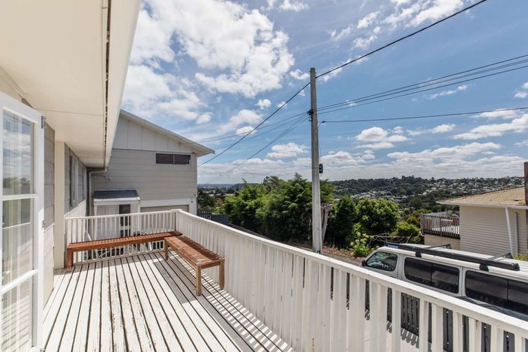 Photo of property in 1/16 Stanley Road, Glenfield, Auckland, 0629