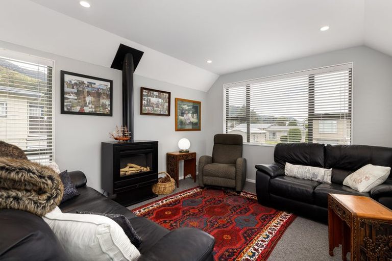 Photo of property in 2 Marina Drive, Waikawa, Picton, 7220