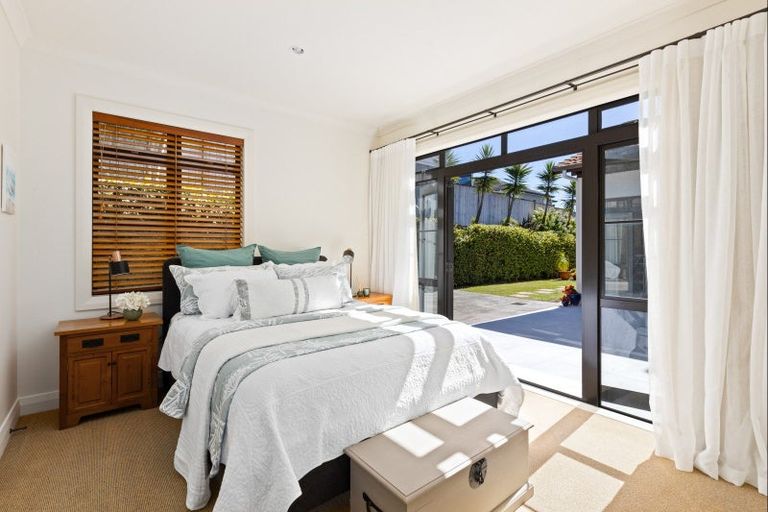 Photo of property in 21 Penwood Close, East Tamaki Heights, Auckland, 2016