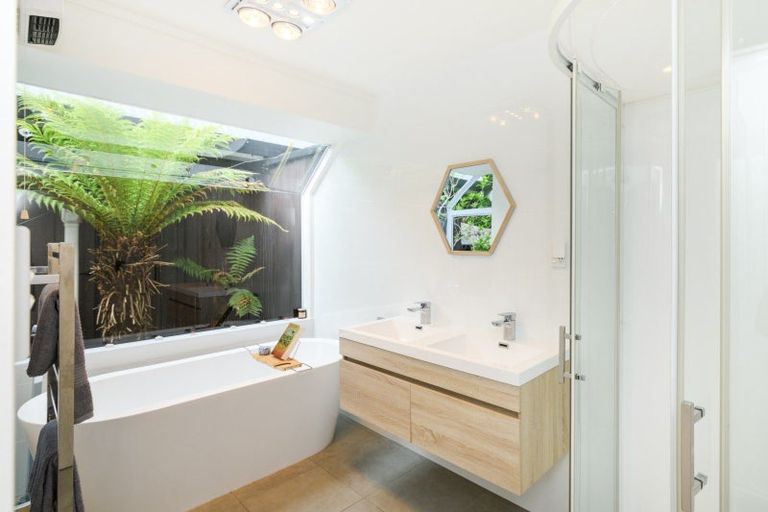 Photo of property in 212 Polson Hill Drive, Aokautere, Palmerston North, 4471