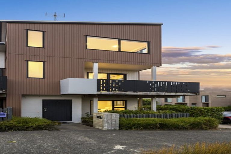 Photo of property in 1 Onekiritea Road, Hobsonville, Auckland, 0616