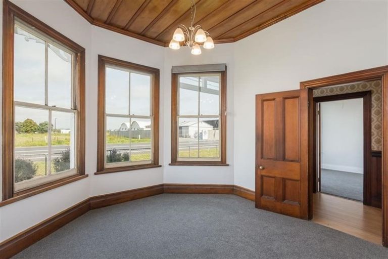 Photo of property in 21 Railway Street, Helensville, 0800