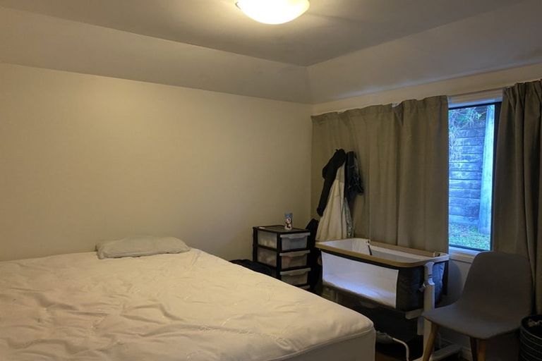 Photo of property in 12 Newbury Place, Schnapper Rock, Auckland, 0632