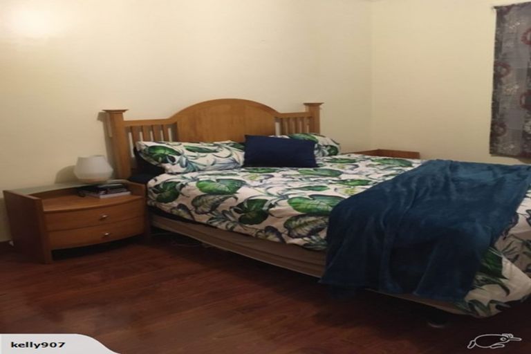 Photo of property in 30 Megan Avenue, Pakuranga Heights, Auckland, 2010