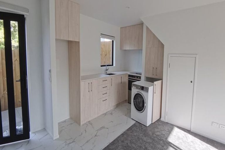 Photo of property in 6/17 Lowtherhurst Road, Massey, Auckland, 0614