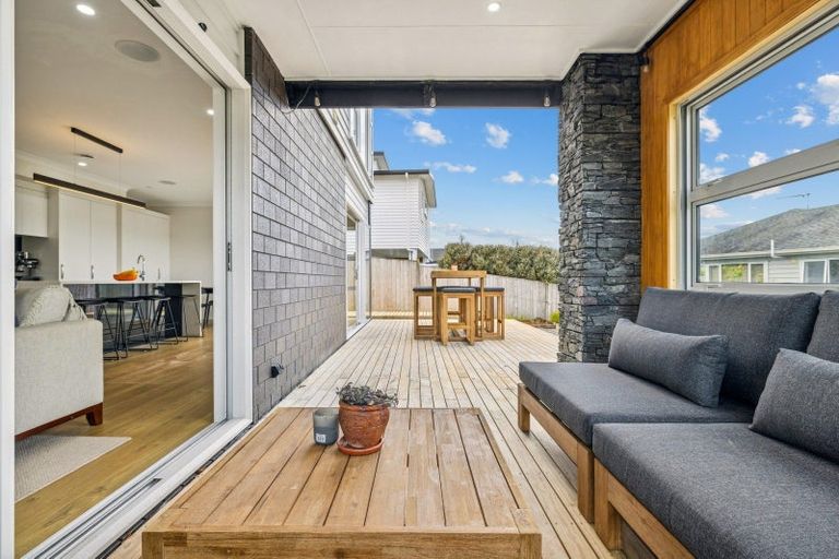 Photo of property in 2 Tauwaka Crescent, Riverhead, 0820