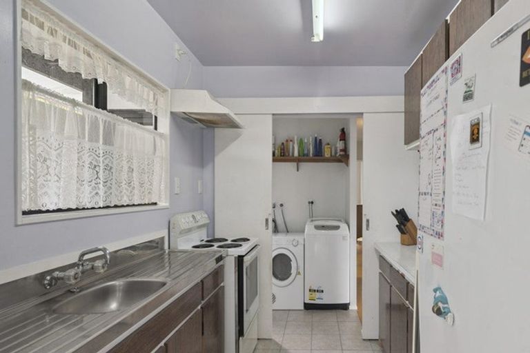 Photo of property in 22 Claverdon Drive, Massey, Auckland, 0614