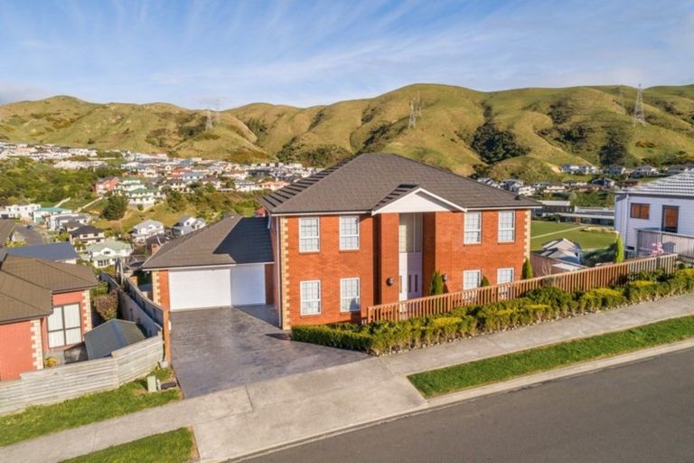 Photo of property in 42 Mauldeth Terrace, Churton Park, Wellington, 6037