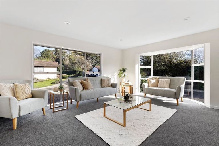 Photo of property in 2 Hythe Lane, Saint Martins, Christchurch, 8022