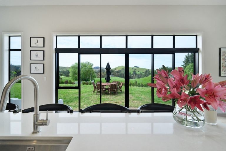 Photo of property in 1409 Taihape Road, Sherenden, Hastings, 4179