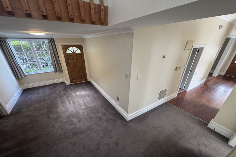 Photo of property in 27 Tawa Terrace, Tawa, Wellington, 5028