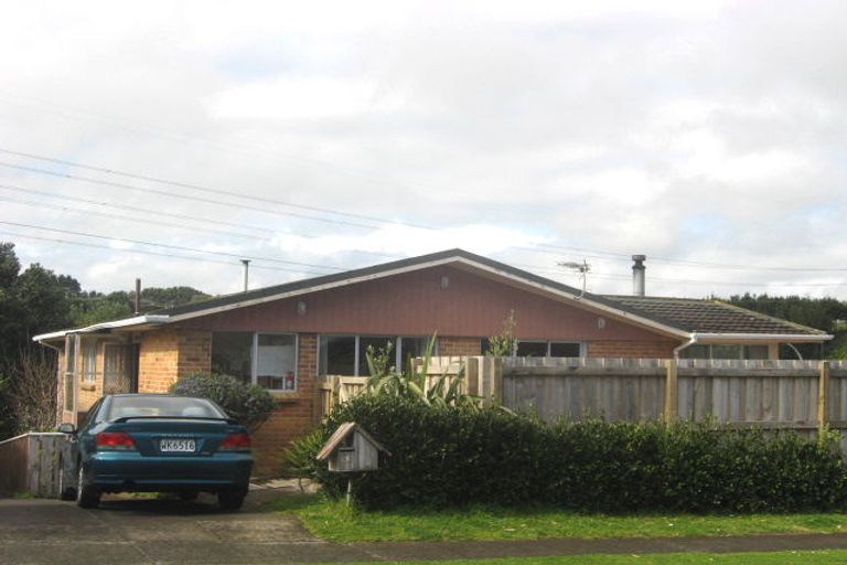 Photo of property in 2 Pomare Place, Spotswood, New Plymouth, 4310