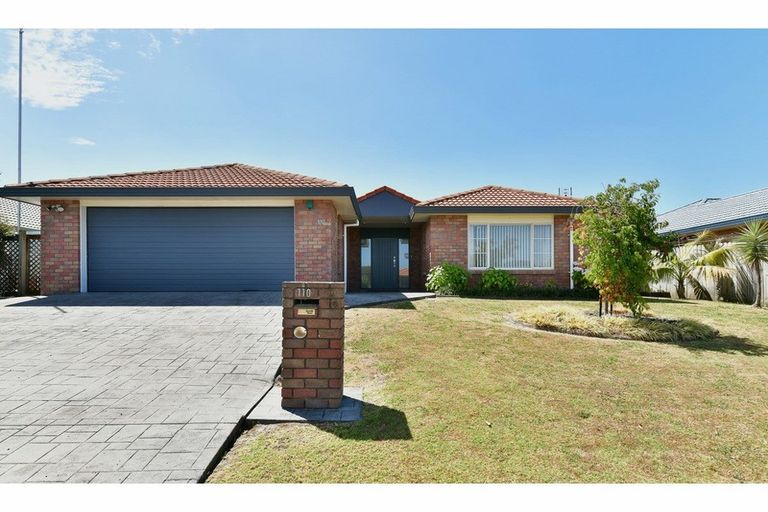 Photo of property in 110 Lakeside Drive, Orewa, 0931