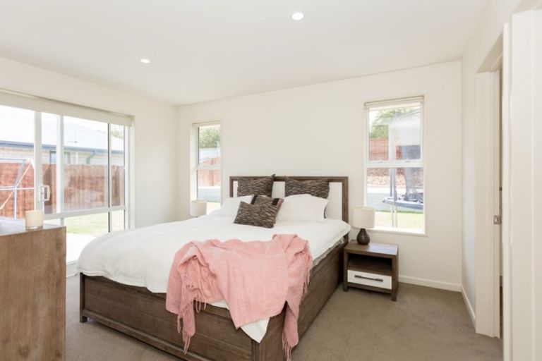 Photo of property in 37 Davaar Crescent, Broomfield, Christchurch, 8042