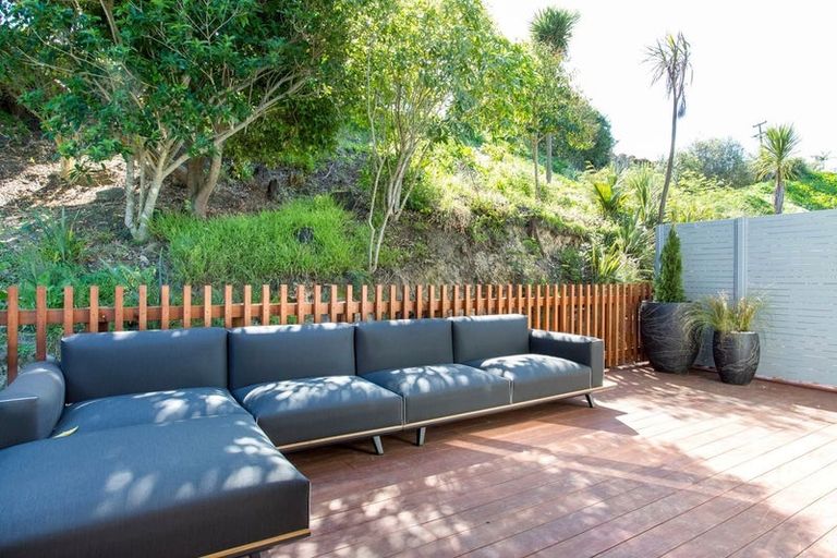 Photo of property in 8b Huka Road, Birkenhead, Auckland, 0626