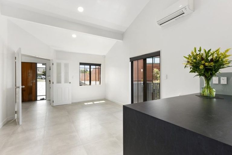 Photo of property in 23 Molyneux Close, Whitby, Porirua, 5024