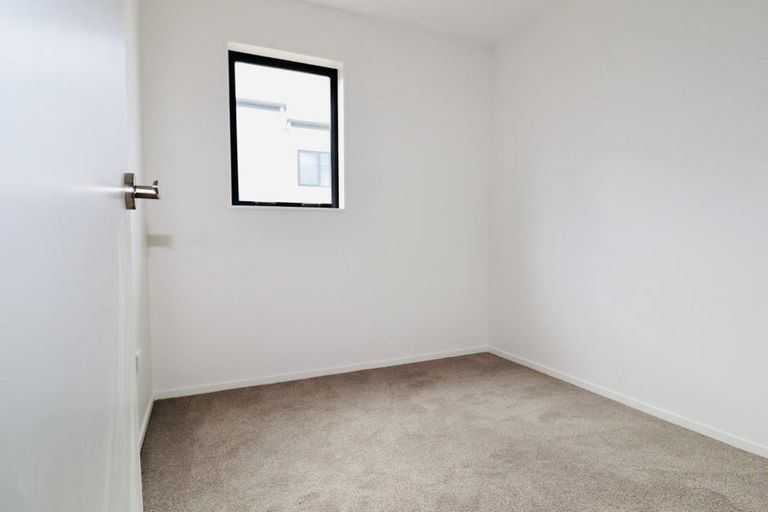 Photo of property in 9 Heketara Place, Papakura, 2110