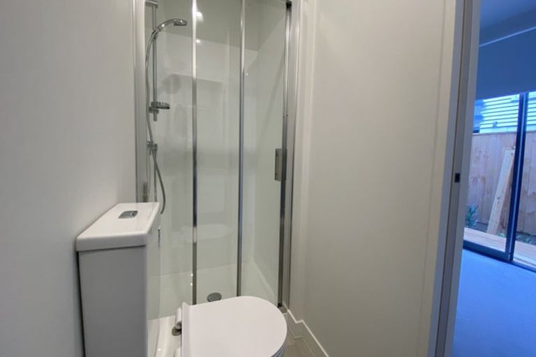 Photo of property in 5/2 Moor Avenue, Te Atatu Peninsula, Auckland, 0610