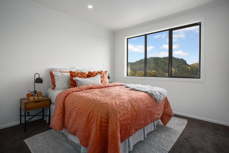 Photo of property in 21 Oakum Road, Whitby, Porirua, 5024